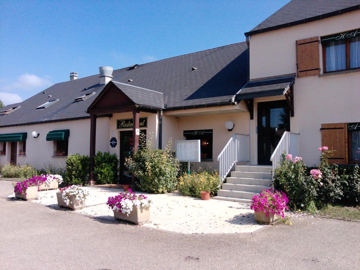 Logis Hotel Restaurant De L'Abbaye Ferrieres-en-Gatinais Exterior photo